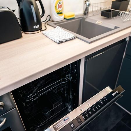 Anavrin Apartman Free Parking Apartment Pecs Bagian luar foto