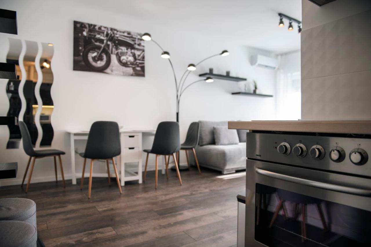 Anavrin Apartman Free Parking Apartment Pecs Bagian luar foto