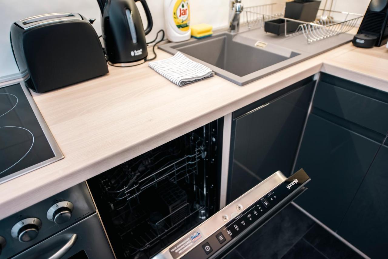 Anavrin Apartman Free Parking Apartment Pecs Bagian luar foto