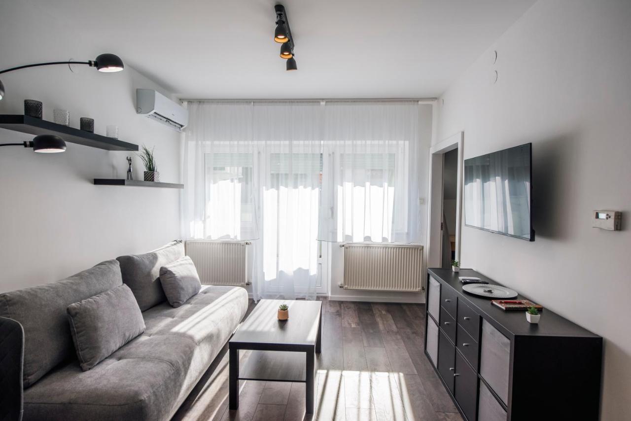 Anavrin Apartman Free Parking Apartment Pecs Bagian luar foto
