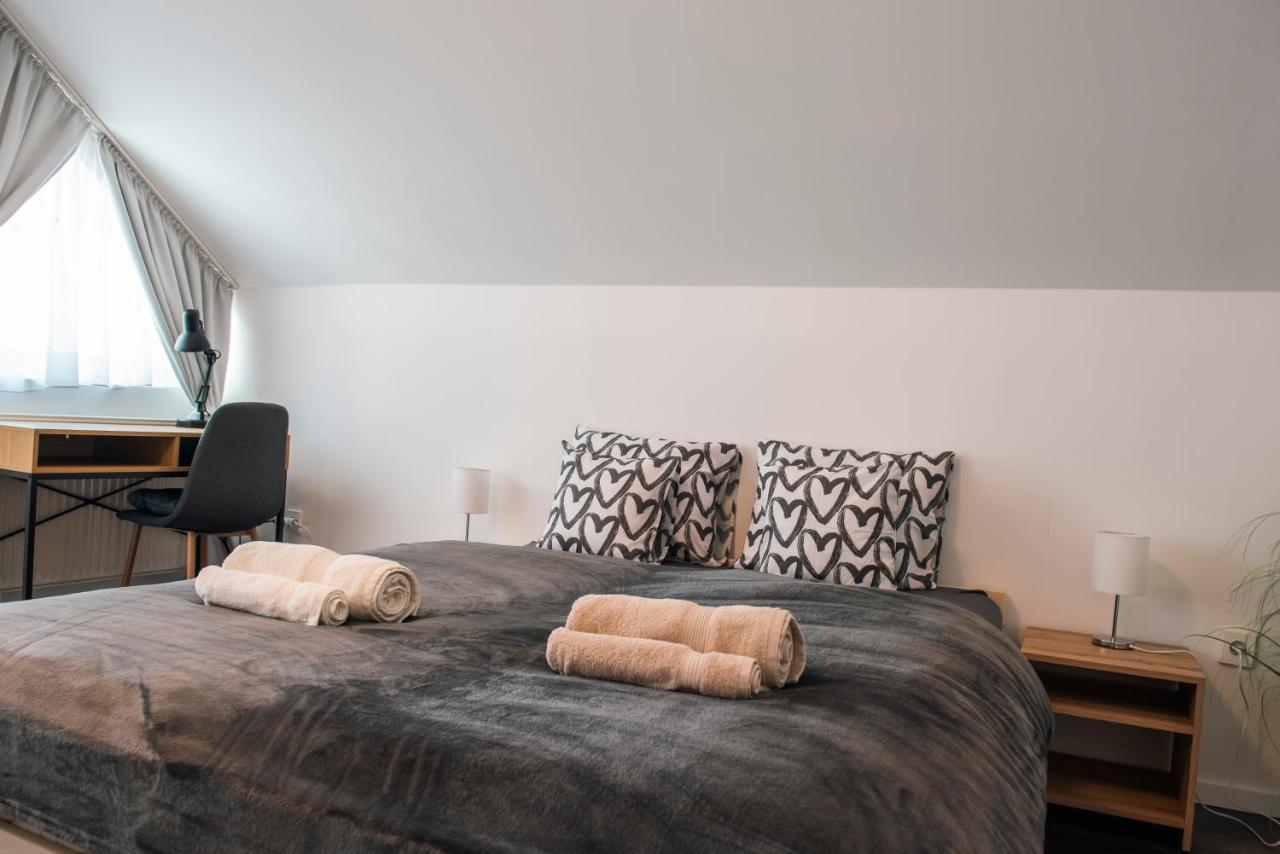 Anavrin Apartman Free Parking Apartment Pecs Bagian luar foto