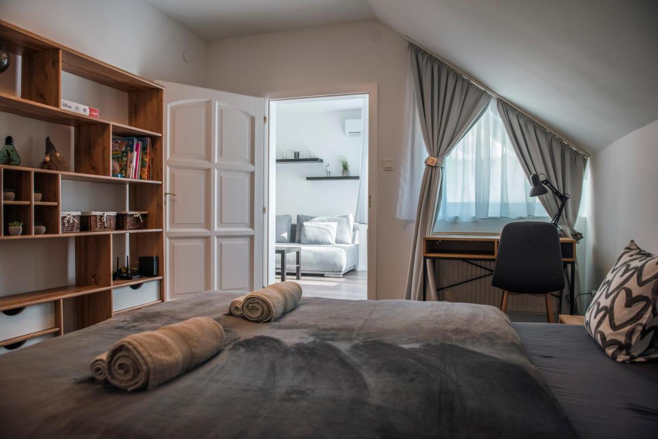 Anavrin Apartman Free Parking Apartment Pecs Bagian luar foto