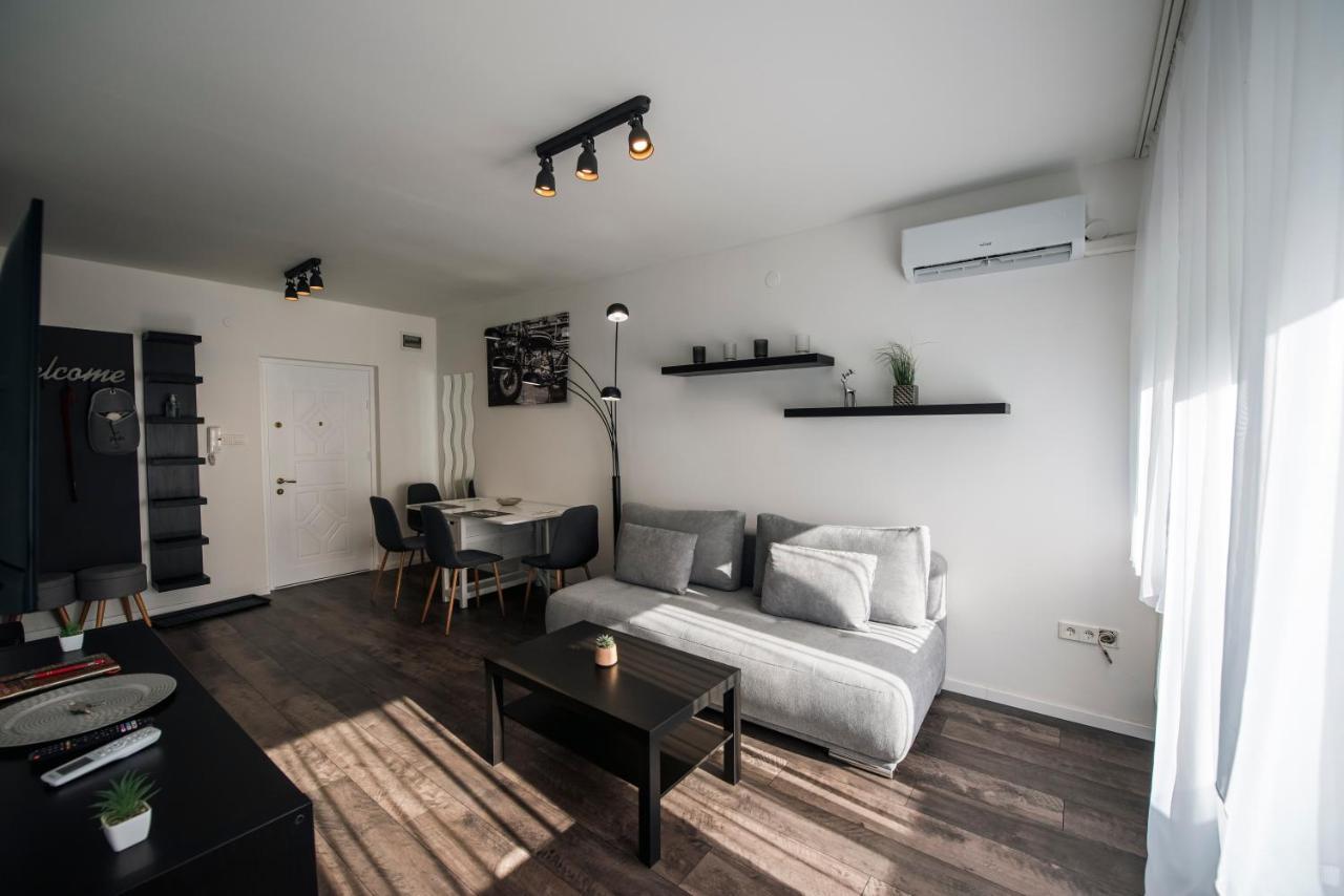 Anavrin Apartman Free Parking Apartment Pecs Bagian luar foto