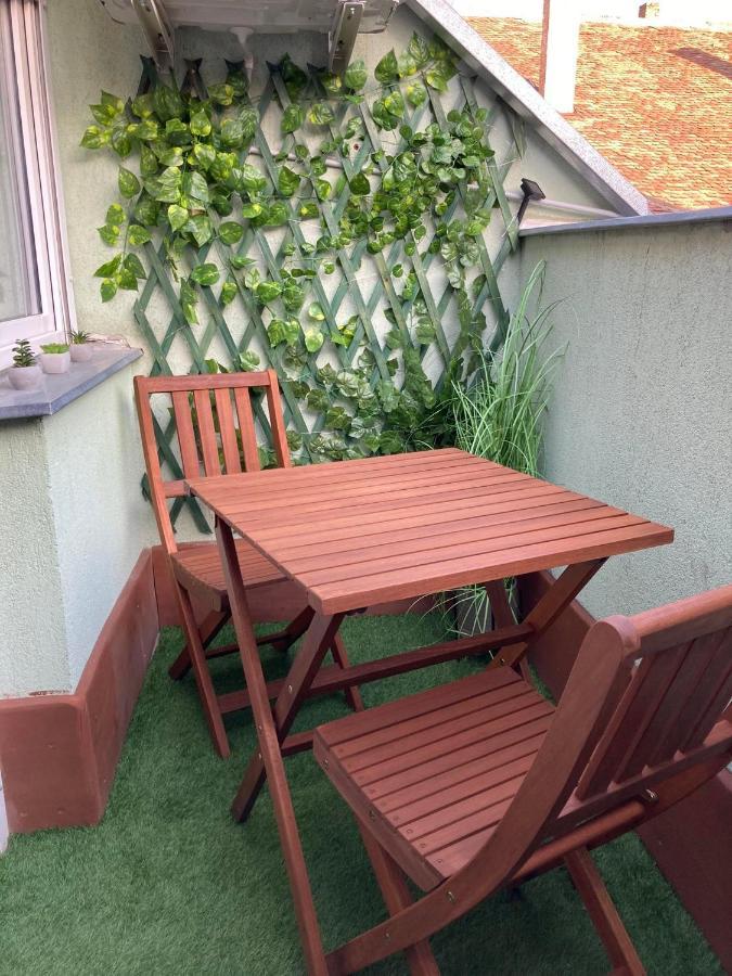 Anavrin Apartman Free Parking Apartment Pecs Bagian luar foto