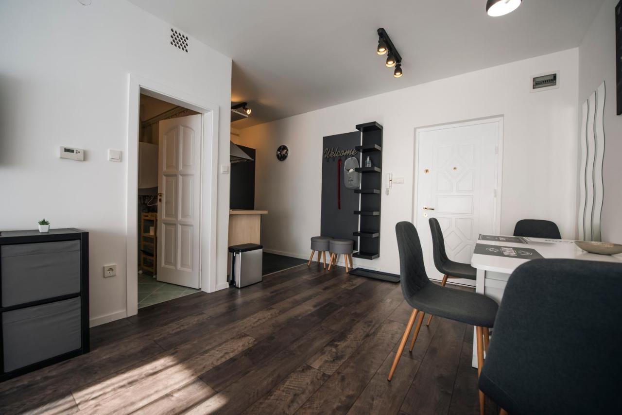 Anavrin Apartman Free Parking Apartment Pecs Bagian luar foto