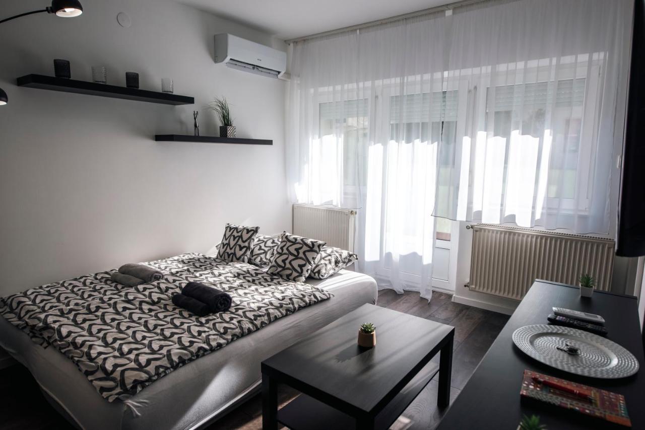 Anavrin Apartman Free Parking Apartment Pecs Bagian luar foto